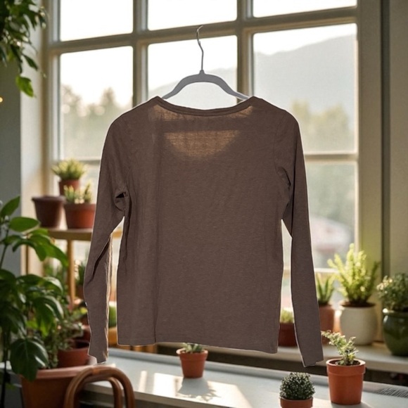 Pact Organic Cotton V Neck Long Sleeve Tee - Picture 2 of 9